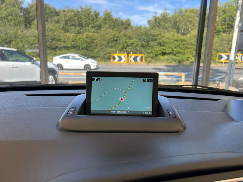 Peugeot 3008 Active White #9