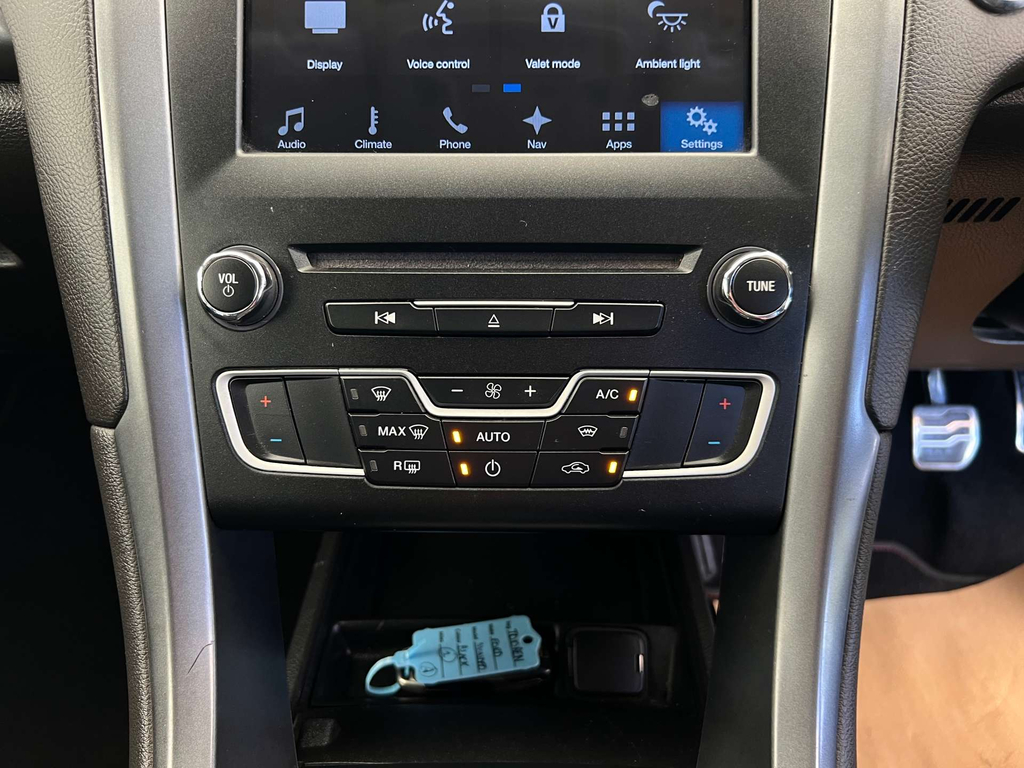 Ford Mondeo 2.0L Vignale Tdci 177 Bhp White #15