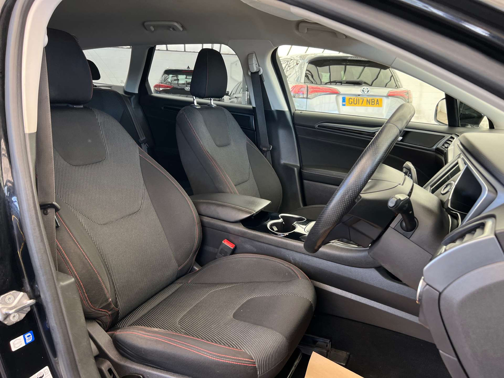 Ford Mondeo Estate Black #6