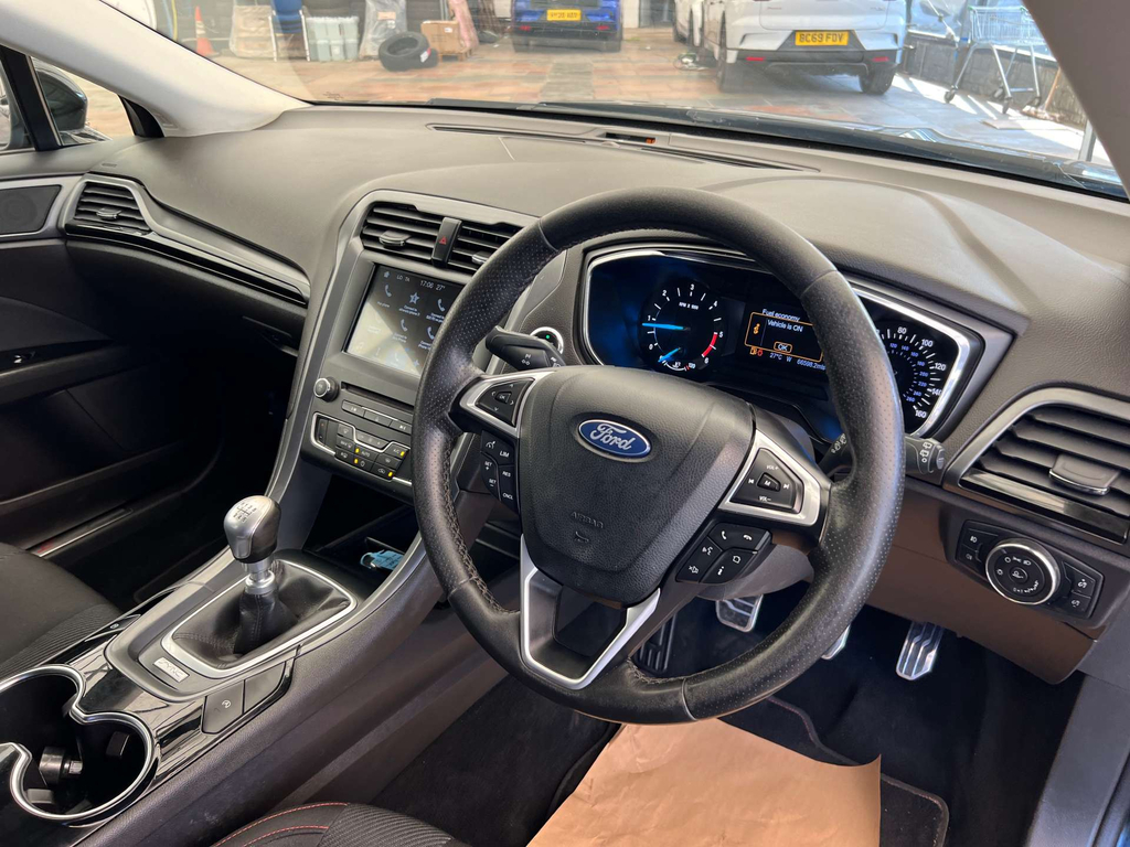Ford Mondeo 2.0L Vignale Tdci 177 Bhp White #7