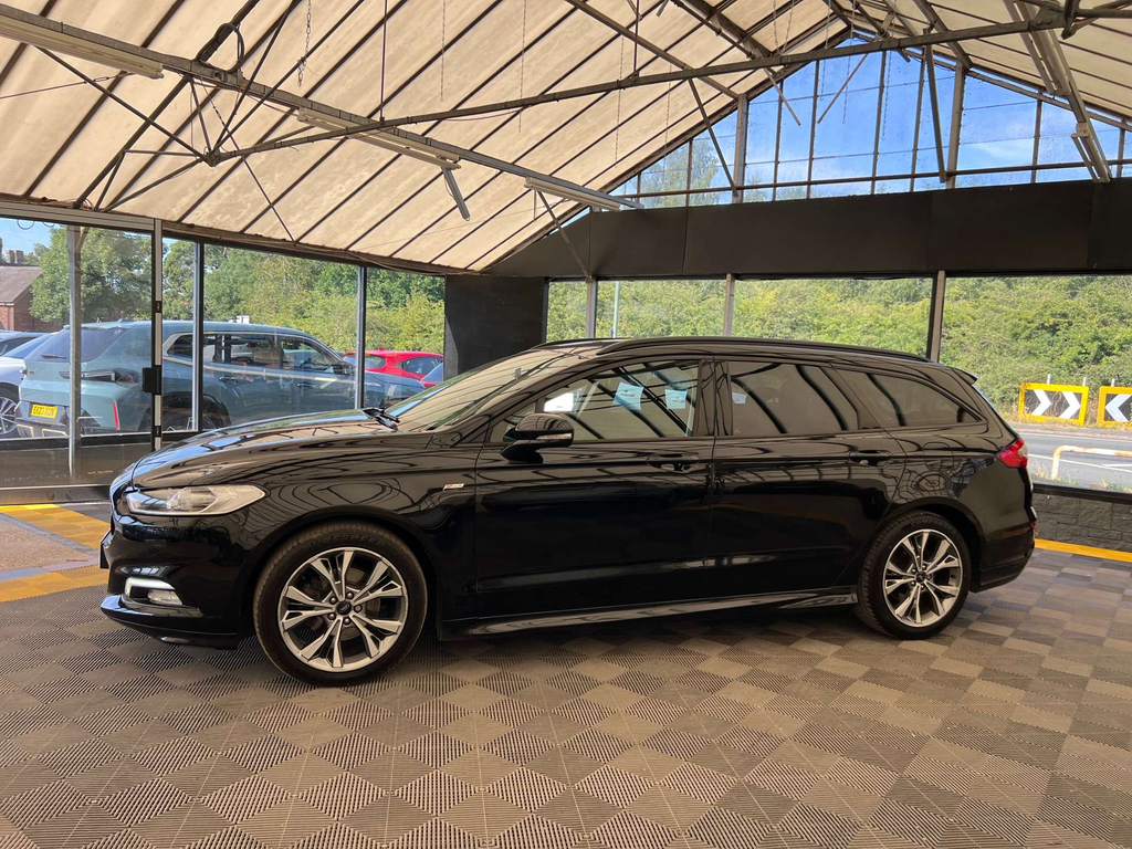 Ford Mondeo Estate Black #3