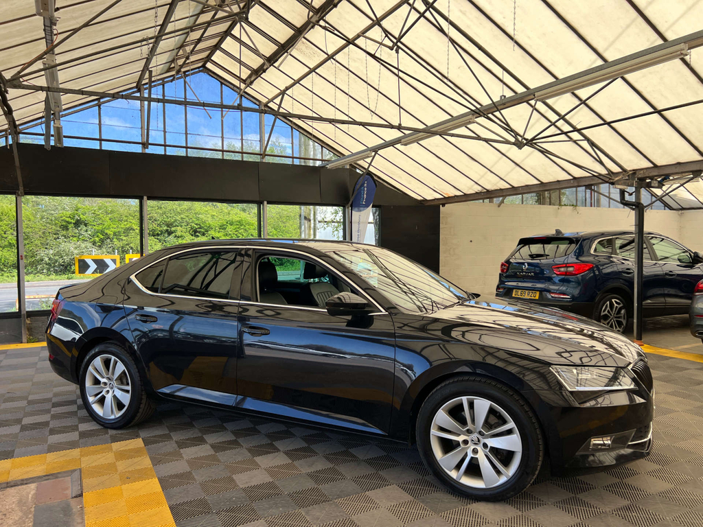 Skoda Superb Hatchback Black