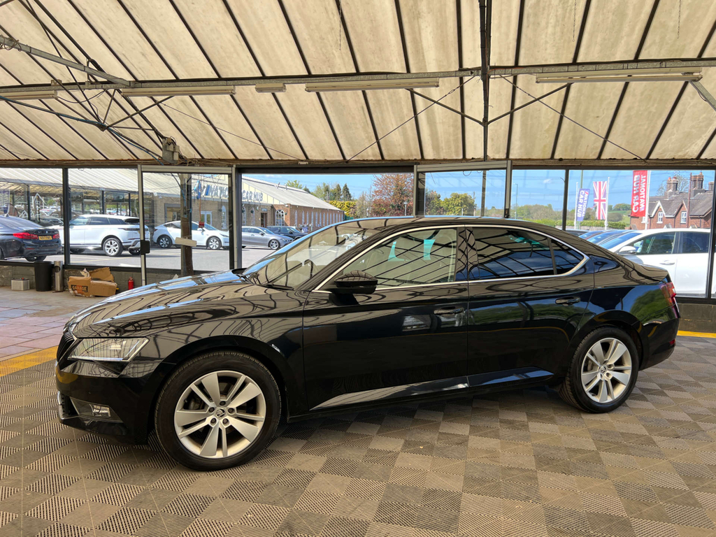 Skoda Superb Hatchback Black #3