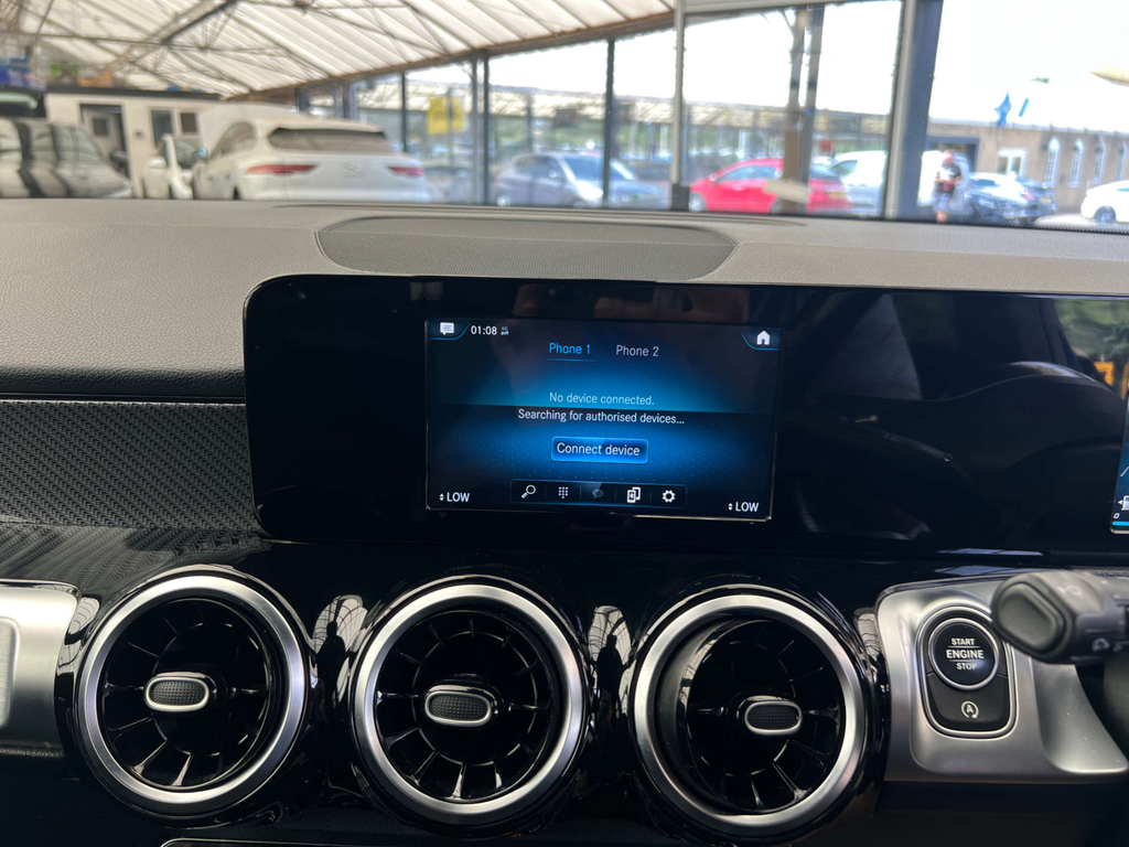 Mercedes-Benz GLB Class Glb 200 Amg Line Premium Red #11