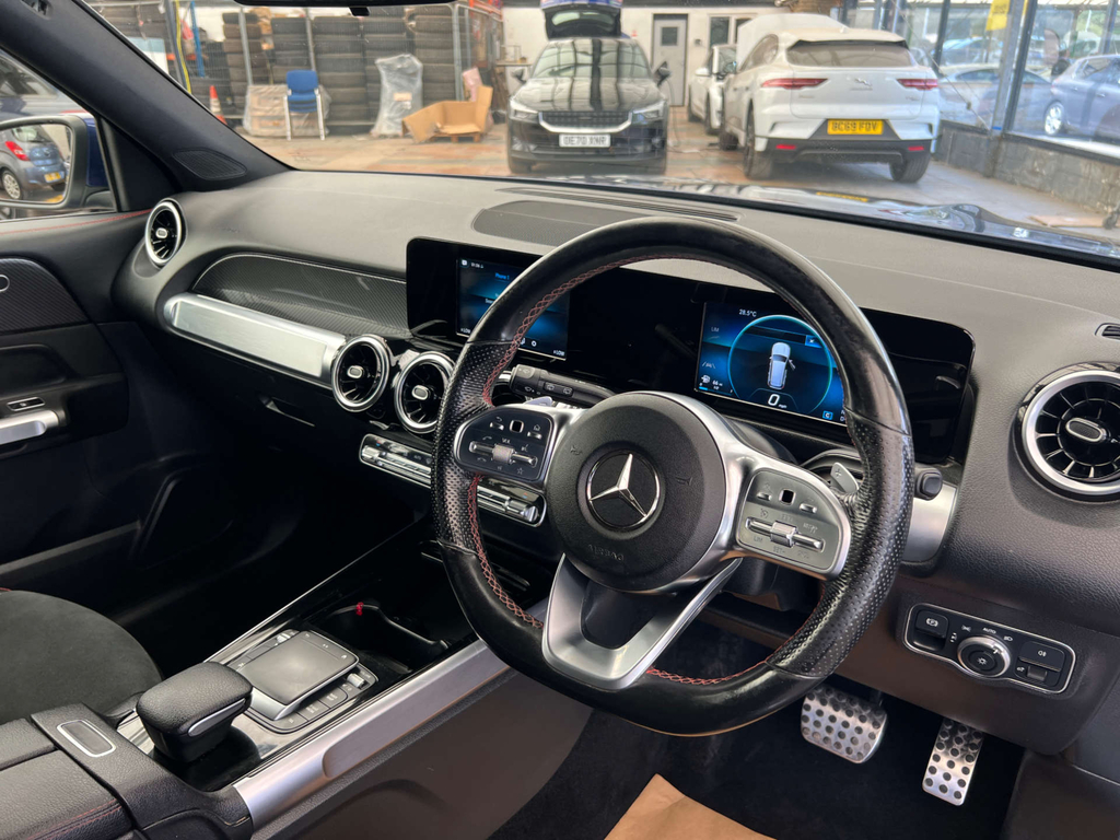 Mercedes-Benz GLB Class Glb 200 Amg Line Premium Red #7