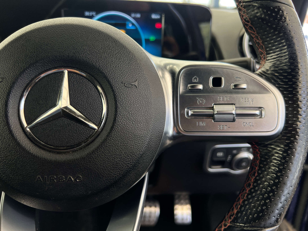 Mercedes-Benz GLB Class Glb 200 Amg Line Premium Red #10