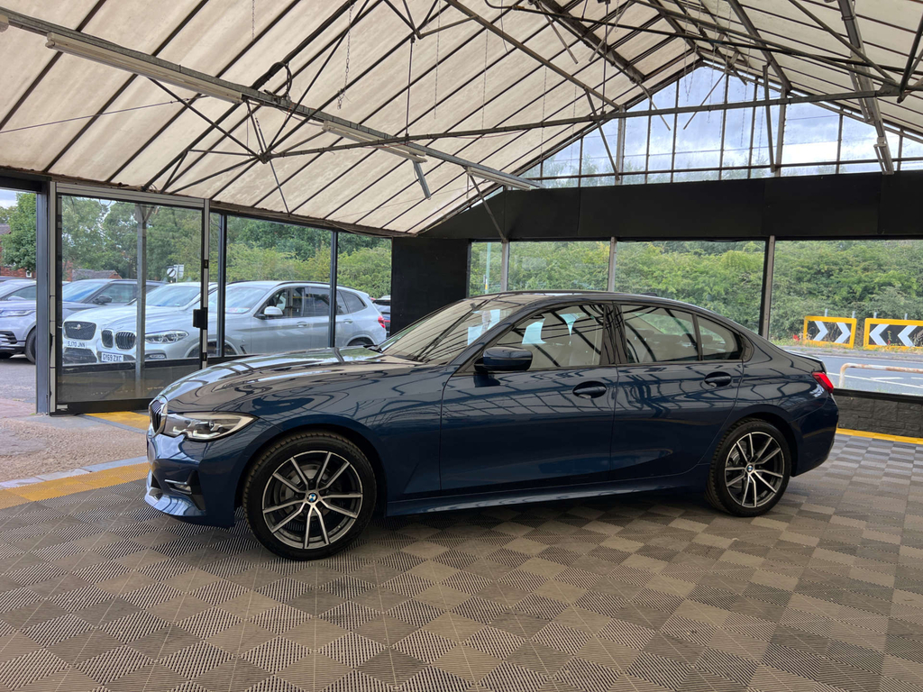 BMW 3 Series Saloon Blue #3