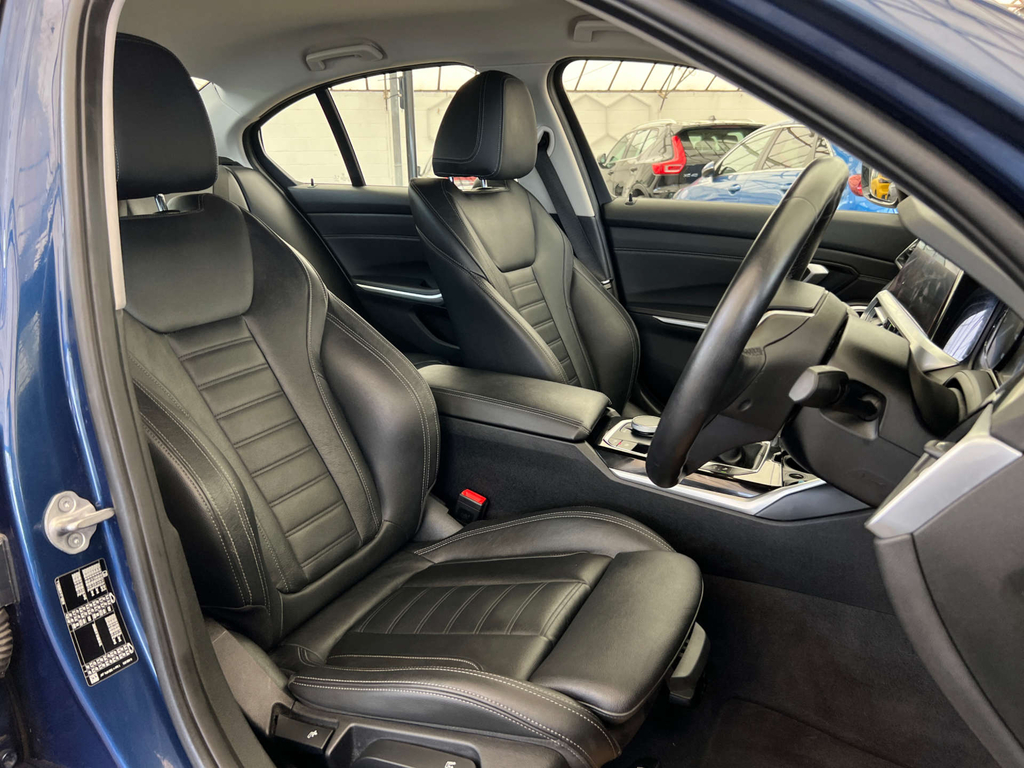 BMW 3 Series Saloon Blue #6