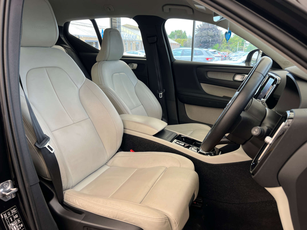 Volvo XC40 Xc40 Inscription Pro T4 Black #6