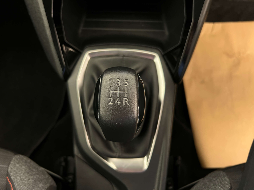 Peugeot 208 Puretech Allure Premium Ss Black #13