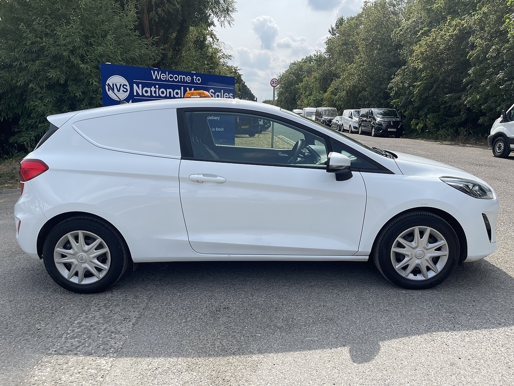 Ford Fiesta 1.5 Tdci Euro 6 Ss LE19UKP White #6