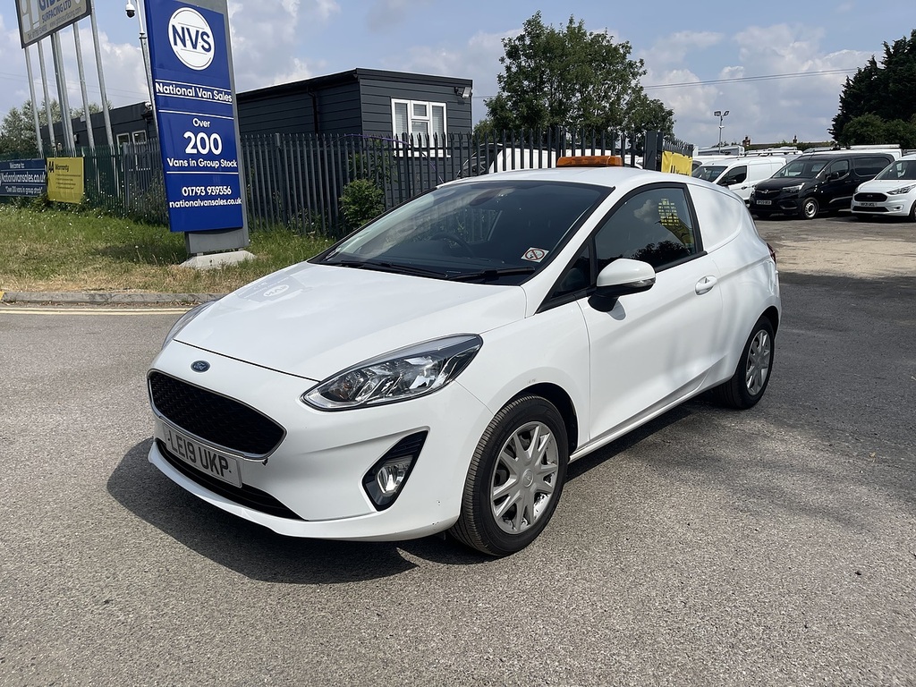 Ford Fiesta 1.5 Tdci Euro 6 Ss LE19UKP White #3