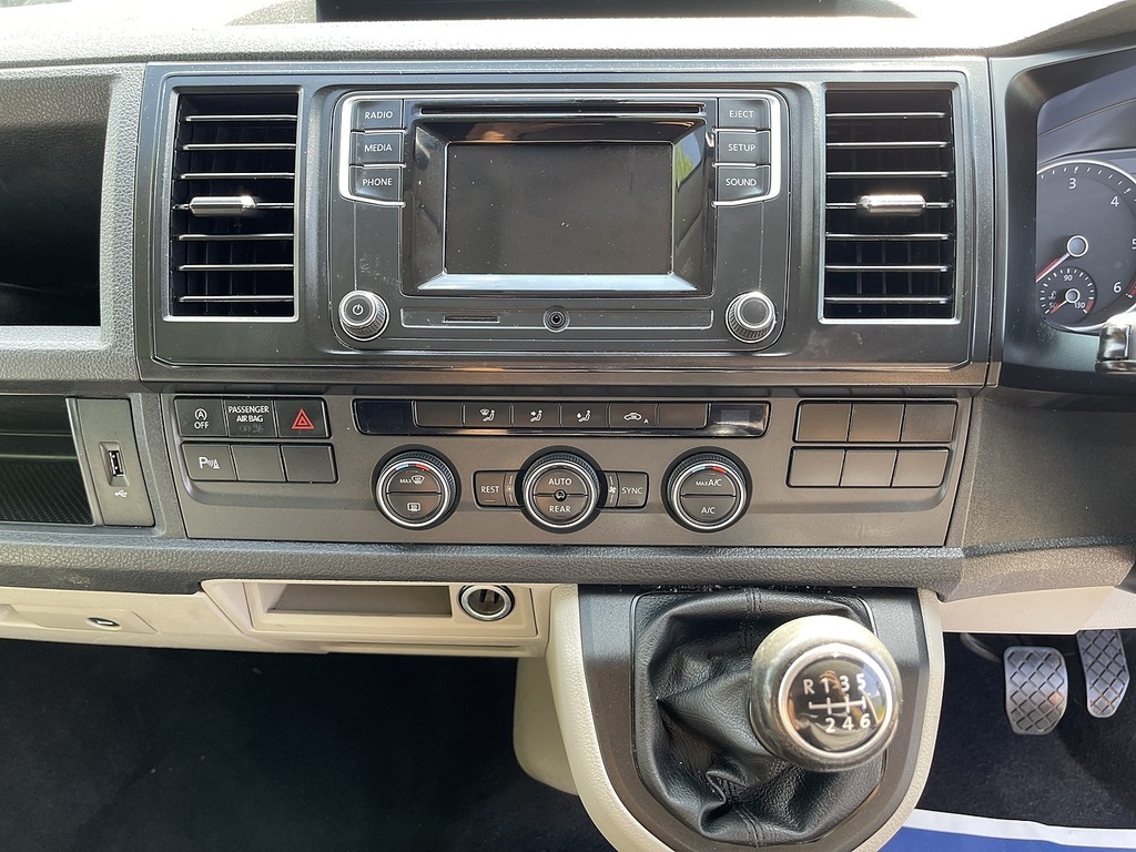 Volkswagen Transporter Shuttle 2L Se Grey #25