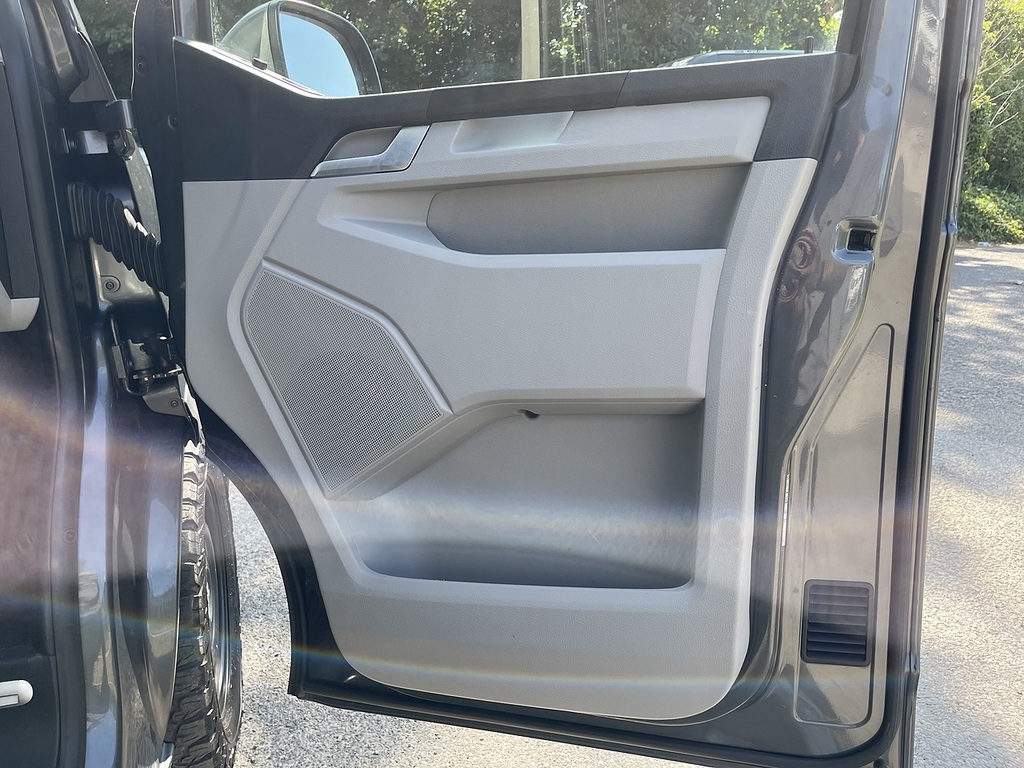 Volkswagen Transporter Shuttle 2L Se Grey #19