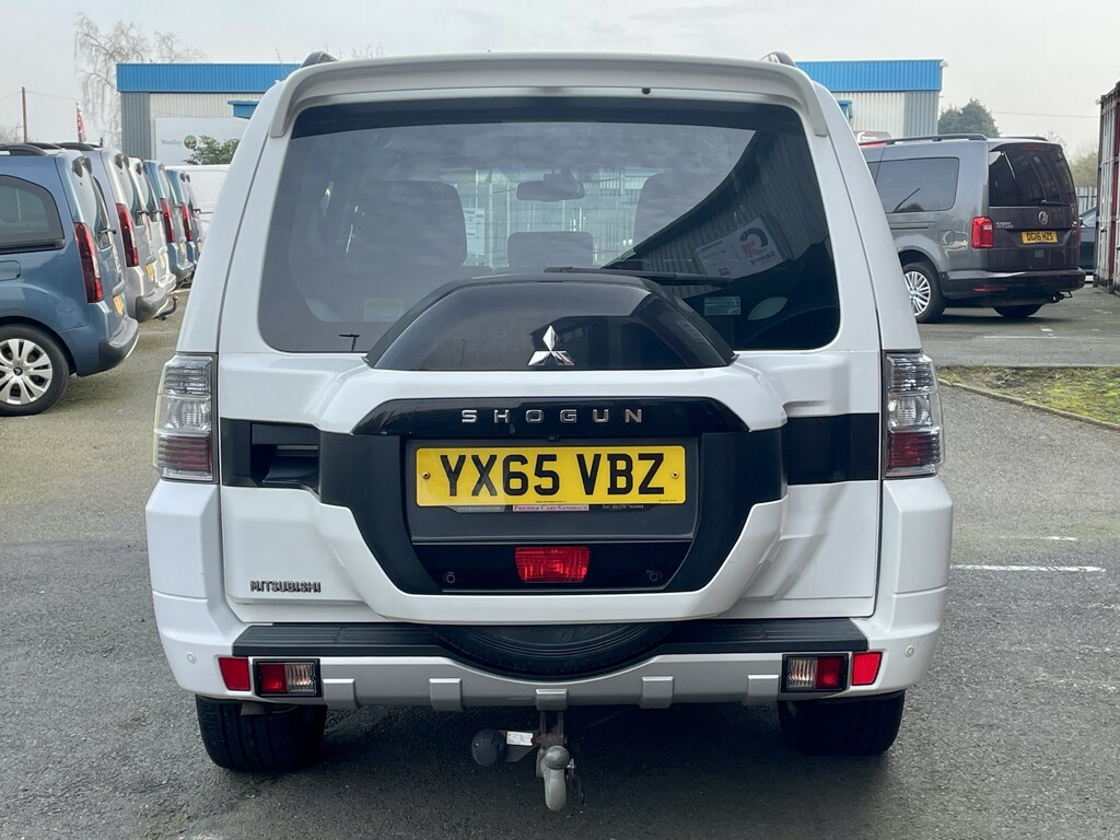 Mitsubishi Shogun 3.2 Di-dc Sg4 2015 White #6