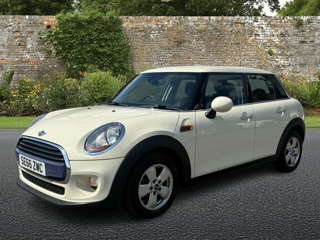 Mini Hatch 1.5 Cooper Hatchback Euro 6 S S SE66ZWC White #3