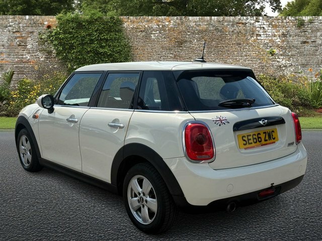 Mini Hatch 1.5 Cooper Hatchback Euro 6 S S SE66ZWC White #4