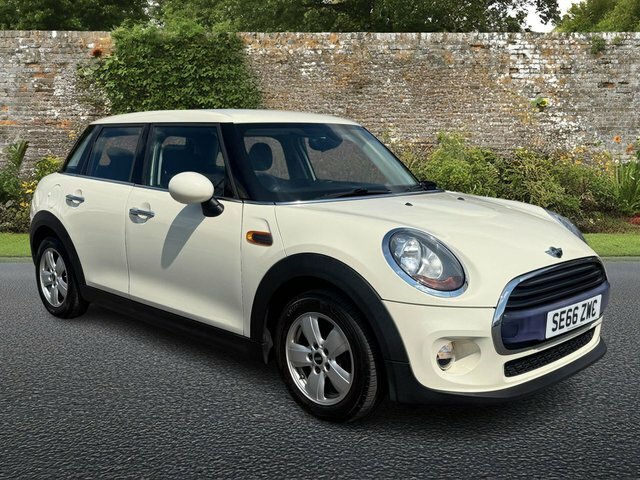 Mini Hatch 1.5 Cooper Hatchback Euro 6 S S SE66ZWC White