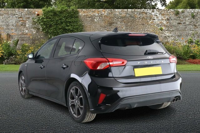 Ford Focus 1.0T Ecoboost St-line Hatchback Black #5