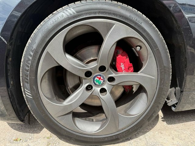 Alfa Romeo Giulia 2.0 Tb Veloce 5 Seat Family Sports Saloon A Red #7
