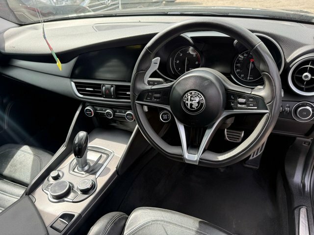Alfa Romeo Giulia 2.0 Tb Veloce 5 Seat Family Sports Saloon A Red #12