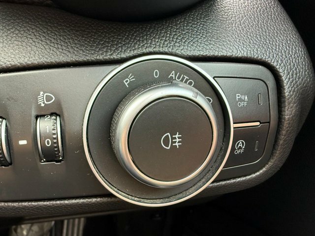 Alfa Romeo Giulia 2.0 Tb Veloce 5 Seat Family Sports Saloon A Red #17