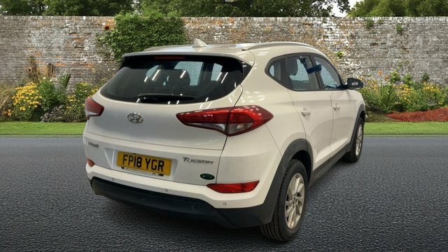 Hyundai Tucson 1.6 Gdi Blue Drive Se Nav Suv Eu White #4