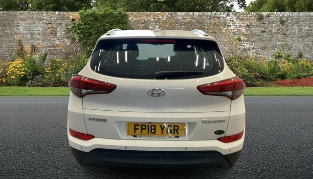 Hyundai Tucson 1.6 Gdi Blue Drive Se Nav Suv Eu White #5