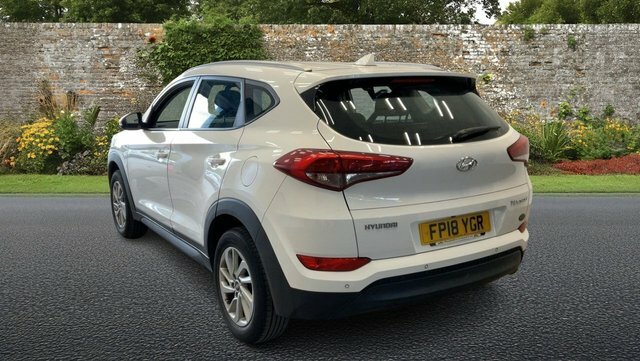Hyundai Tucson 1.6 Gdi Blue Drive Se Nav Suv Eu White #6