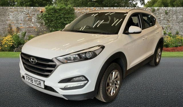 Hyundai Tucson 1.6 Gdi Blue Drive Se Nav Suv Eu White #3