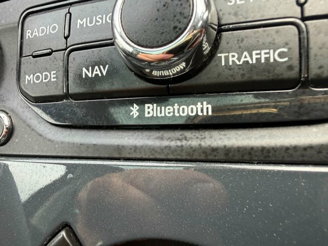 Peugeot 3008 Blue Hdi Ss Allure Grey #16