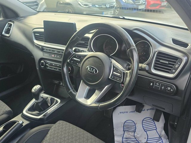Kia Ceed 1.4 T Gdi Gt Line Lunar Edition Hatchback Petr #12