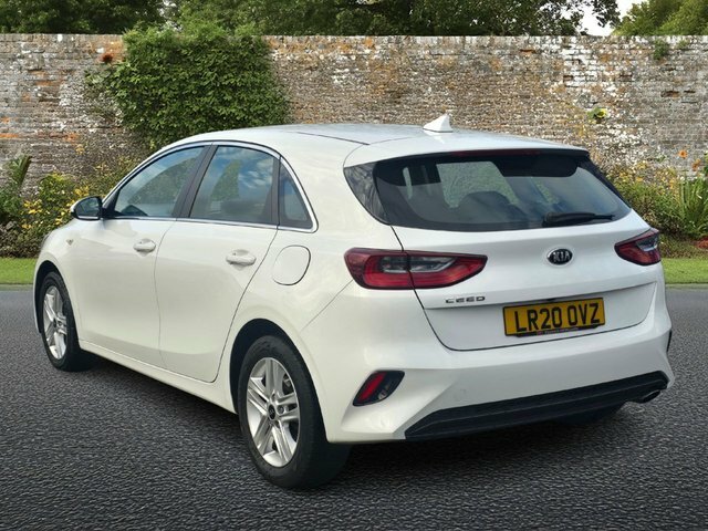 Kia Ceed 1.6 Crdi Eco 2 Hatchback Euro 6 White #4