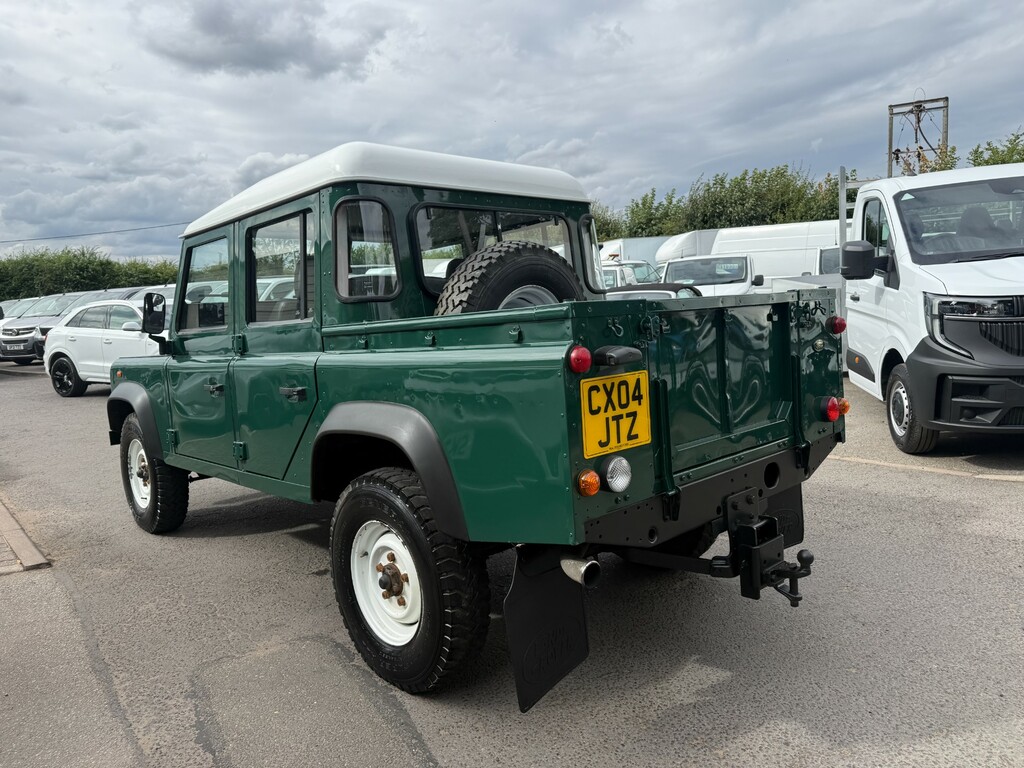 Land Rover Defender 110 Pickup Green #5