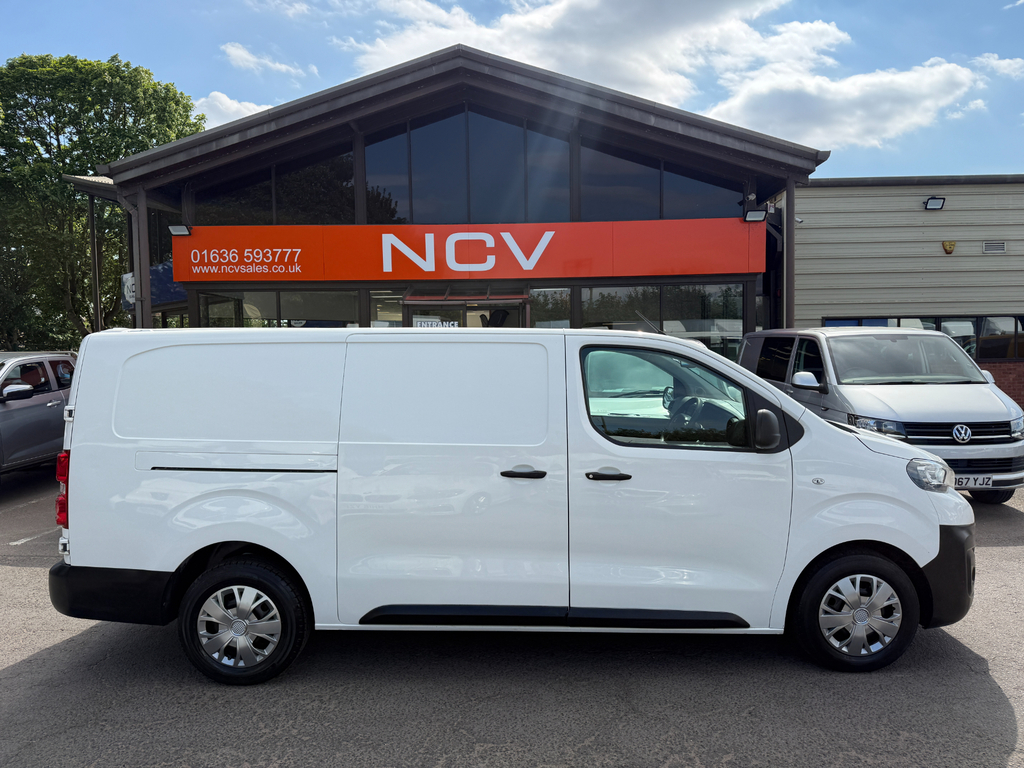 Peugeot Expert Mpv White #2