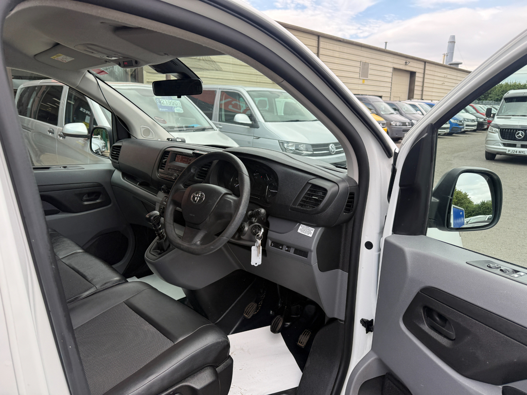 Toyota PROACE Icon L1 Ev 50Kw 11Kw 1.2T White #13