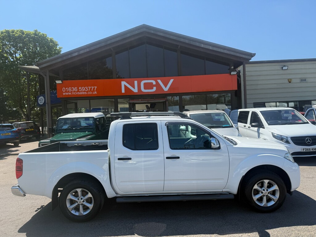 Nissan Navara Dci Tekna 4X4 Shr Dcb No Vat White #2