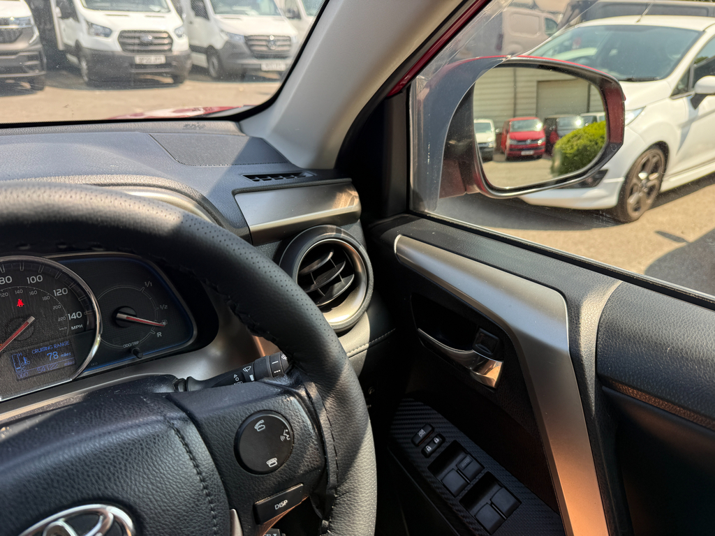 Toyota Rav 4 4 D-4d Icon Red #15