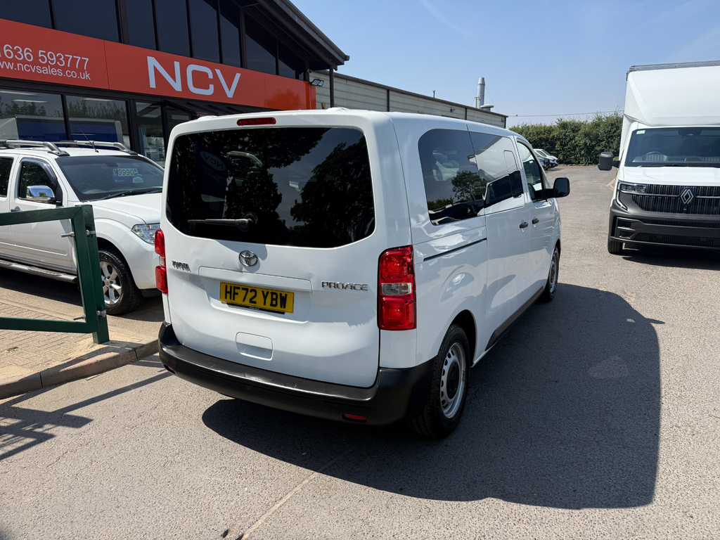 Toyota Proace Verso Combi White #3