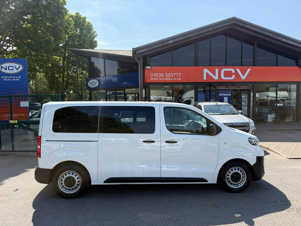 Toyota Proace Verso Combi White #2