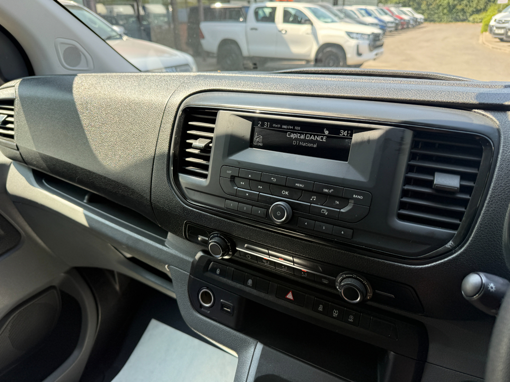 Toyota Proace Verso Combi White #13