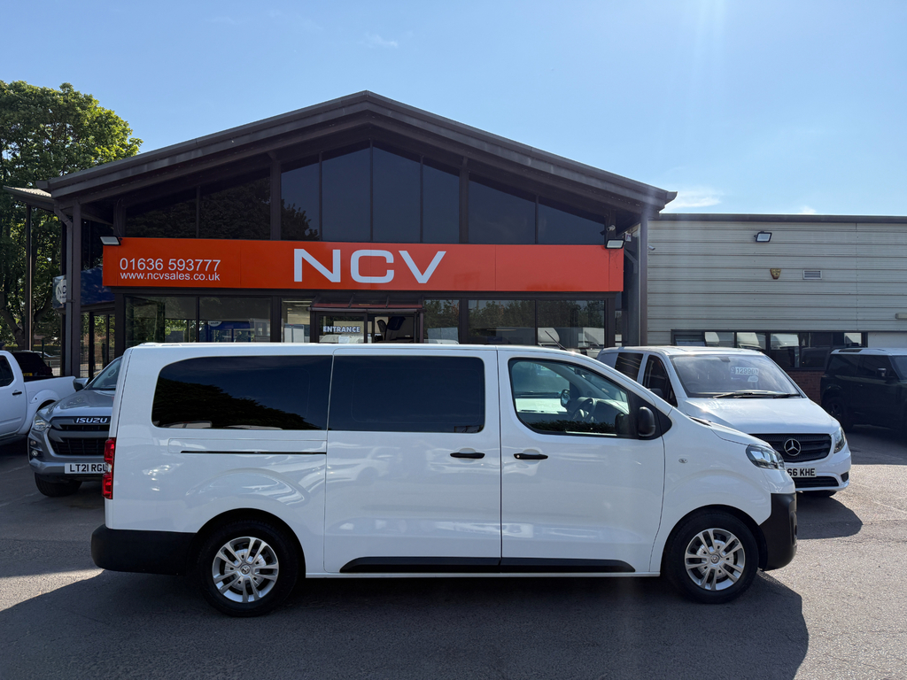 Vauxhall Vivaro Diesel White #2