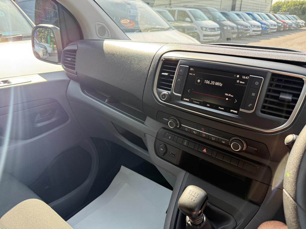 Vauxhall Vivaro Diesel White #15