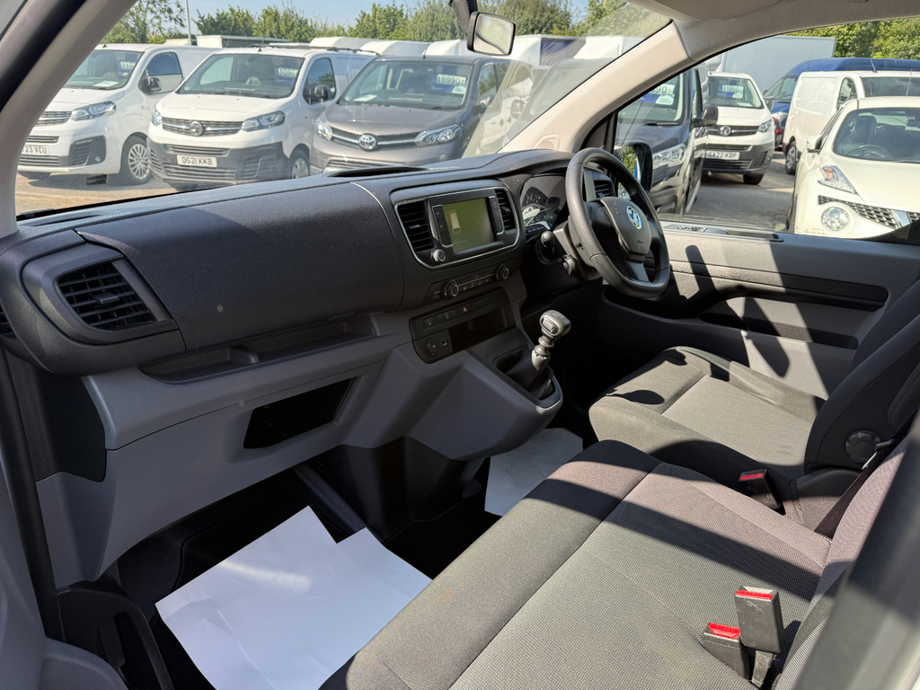 Vauxhall Vivaro Diesel White #7