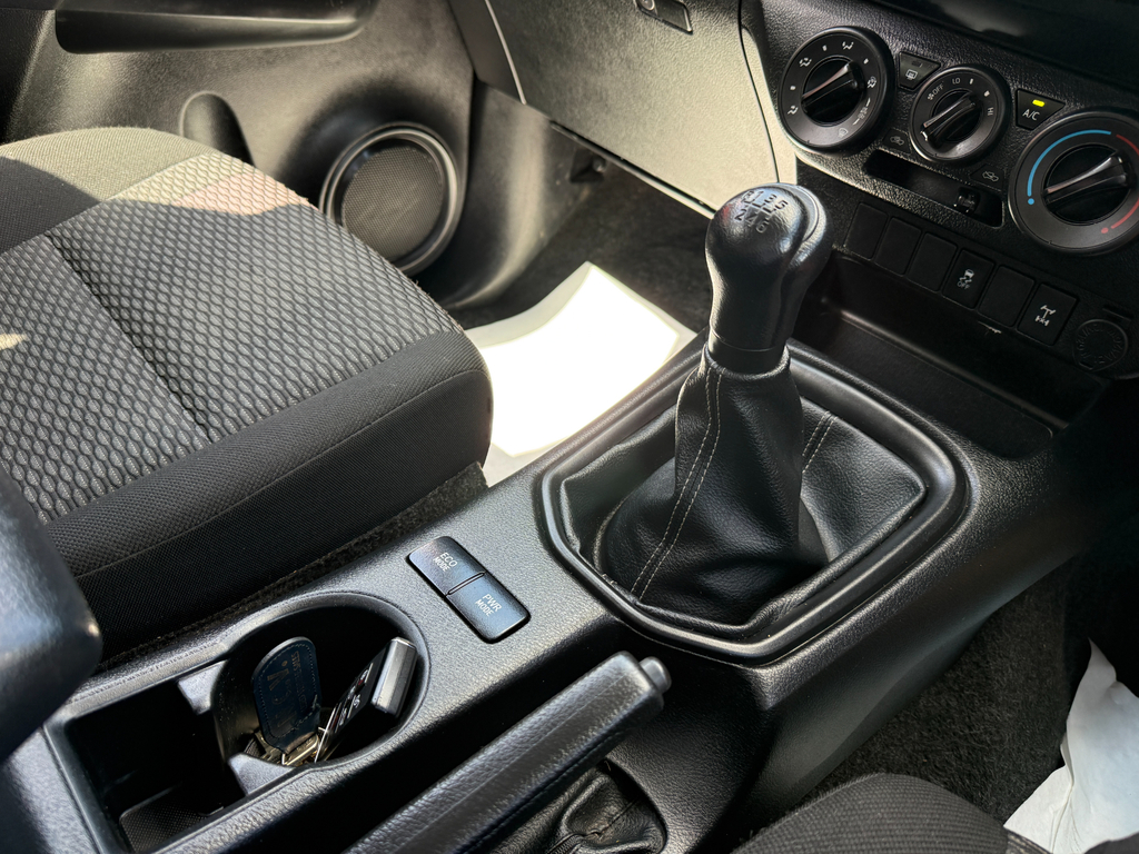 Toyota HILUX Active Dcab Pick Up 2.4 D-4d Grey #19