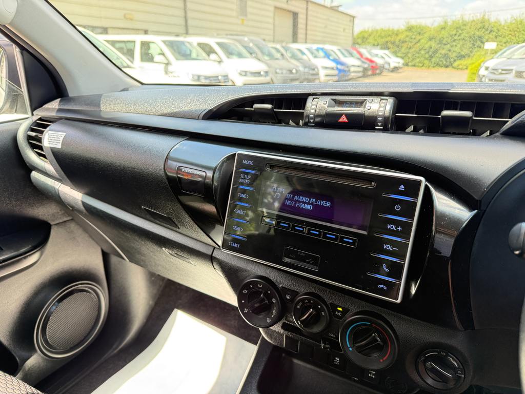 Toyota HILUX Active Dcab Pick Up 2.4 D-4d Grey #16