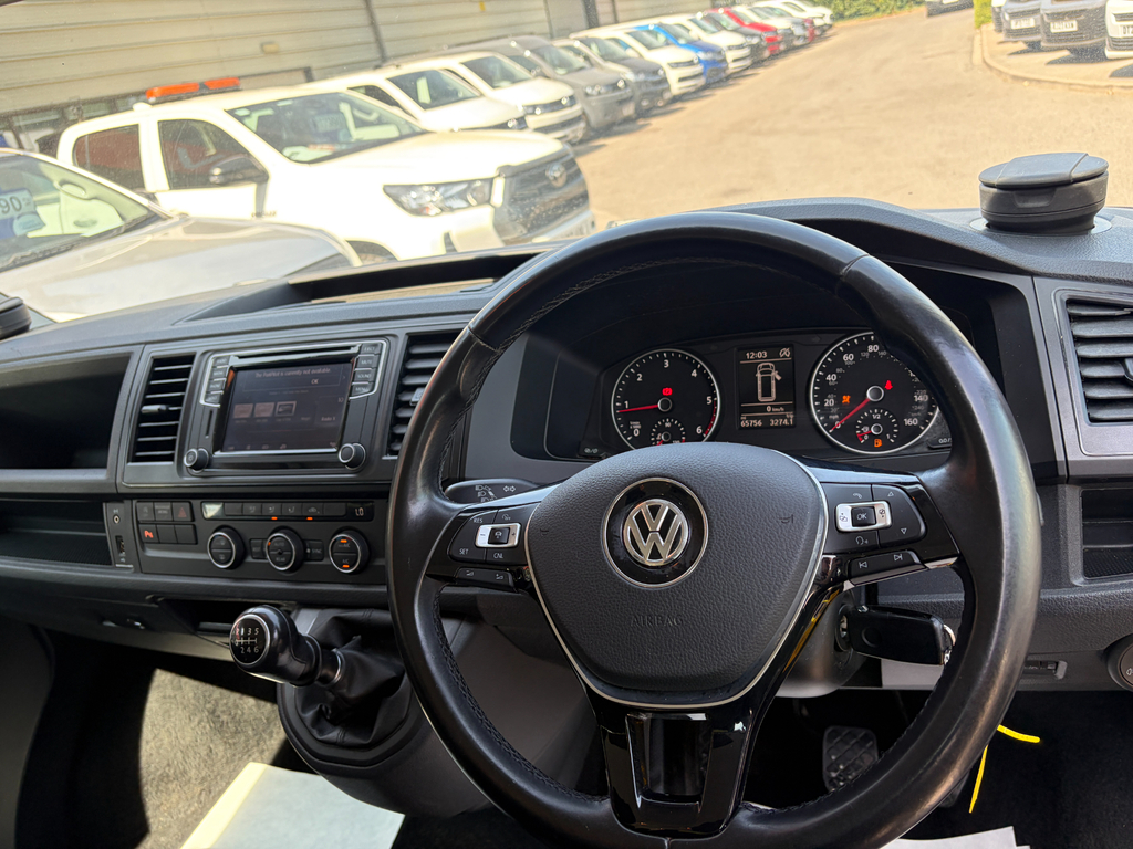 Volkswagen Transporter Shuttle 2016 2.0L T32 Tdi Shuttle Se Bmt 148 Bhp Silver #16