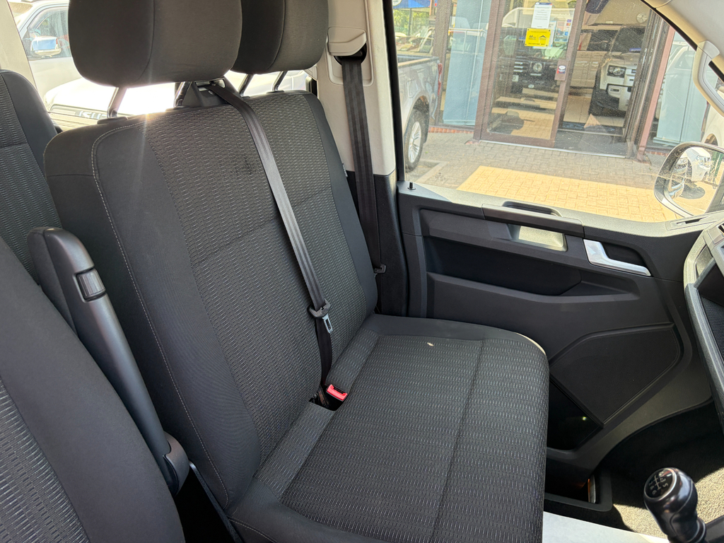 Volkswagen Transporter Shuttle 2016 2.0L T32 Tdi Shuttle Se Bmt 148 Bhp Silver #13