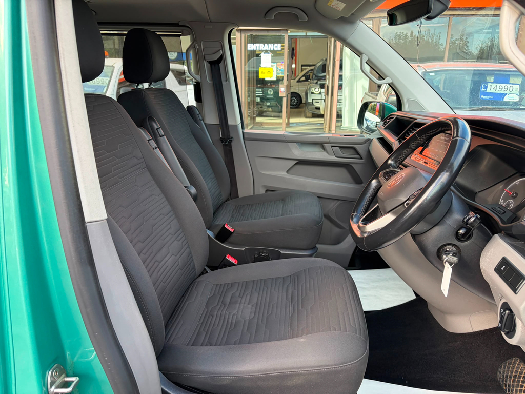 Volkswagen Transporter Shuttle 2.0 Tdi 150Ps Se Minibus Dsg Silver #14