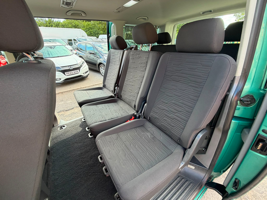 Volkswagen Transporter Shuttle Shuttle Se Tdi Vw T6.1 8 Seater Minibus No Vat Green #6